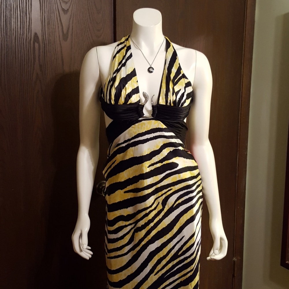 Formal gown - Picture 2 of 7